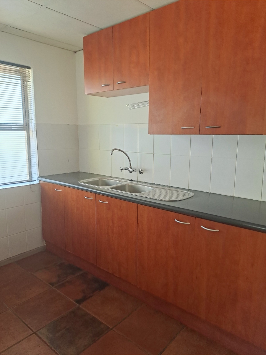 To Let commercial Property for Rent in Okennedyville Western Cape